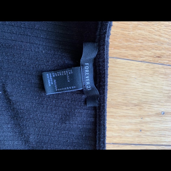 Sold elsewhere *** Set of two forever21 crop tops both size S - Picture 5 of 5